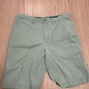 Banana Republic Men’s Green Emerson Straight Fit Chino Shorts